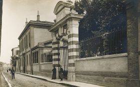 <p style=padding: 1.5em<em>Source Mission Archives, Université Toulouse Capitole</em></p>
<strong>Die Fakultät in Toulouse gehörte zu den Universitäten, die 1804 wieder eröffnet werden durften, und dominierte zusammen mit der Fakultät in Paris die akademische Gemeinschaft Frankreichs während des gesamten 19. Jahrhunderts.
</strong>