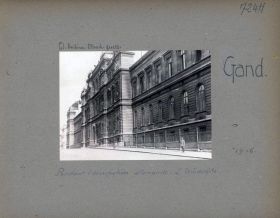 <p style=padding: 1.5em><em>Source: Valois album fund, VAL 482/031, coll. La contemporaine</em></br></p>
<p><strong>Within the framework of the United Kingdom of the Netherlands, the restructuring of higher education that took place with the law of September 25, 1816 led to the establishment of the State University of Ghent in 1817.</strong></p>