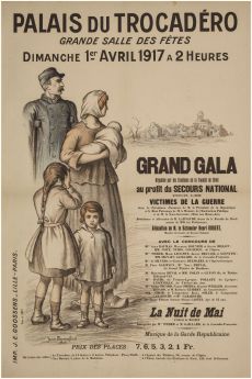 <p style=padding: 1.5em><em>Source Ville de Paris / BHVP / Roger-Viollet, cote 1-AFF-001030.</em></br></p>
<strong>Non-mobilised students of French Faculties of Law also took part in the war effort. This is an example, with the organization of an event at the Trocadero in support of war victims.</strong>