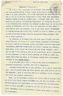 <em> Source: Archives of the city of Lille. Class. no : 4H/90</em></br>
</br>
<strong>
For the students who remained in the Lille area, the extraordinary examination sessions and changes in class schedules were largely related, especially from 1916 on, to attempts to counter German forced labor requisitions and hostage taking.</br>
The first wave of forced evacuations began in April 1916. Part of the population of the mainland was evacuated to the Ardennes countryside and forced to do agricultural work. According to the military authorities, this was a humanitarian measure intended to reduce the difficulties of supplying the metropolis. The rector Georges Lyon, a philosopher by training, wrote a letter of protest addressed to the German chancellor denouncing this decision and emphasizing that it was in contradiction with the legal principles of the Enlightenment. He called for a common European culture to be promoted by the universities, but did not succeed, as the measure was taken, according to the military authorities, in the interest of the displaced persons.</strong>