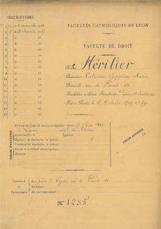 <em>Source Archives de l’université catholique de Lyon</em>
<br><br>
<strong>An der katholischen Rechtsfakultät von Lyon wurde 1916 die erste Studentin, Victorine Héritier, aufgenommen. Sie schrieb sich zweimal hintereinander ein, ohne eine Prüfung abzulegen.</strong>