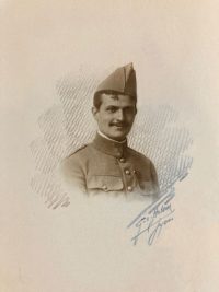 <em>Source Lavallée collection, archives of the Catholic University of Lyon</em>
<br><br>
<strong>The death of Henri Blanchon was also a significant loss for the faculty. This young doctoral student, an aviator in the army, lost his life in an air battle in July 1916. </strong>